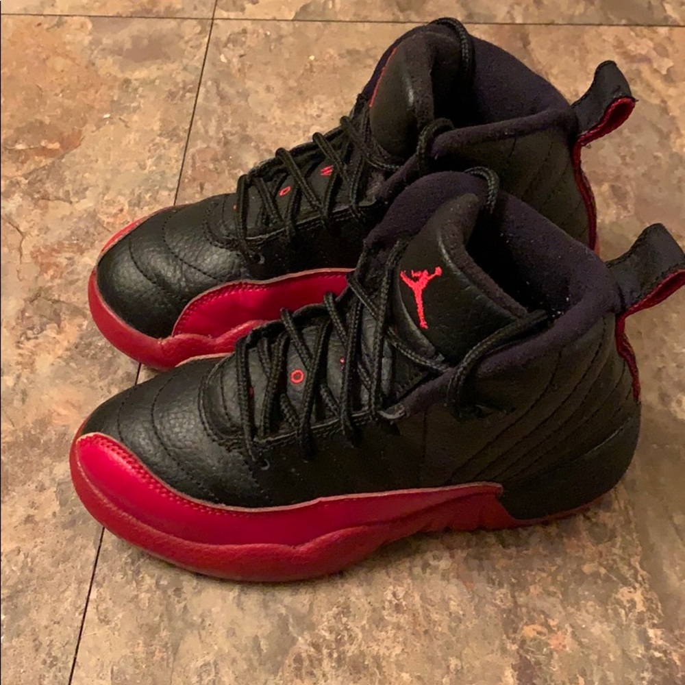 Air Jordan Retro 12 - Picture 2 of 4